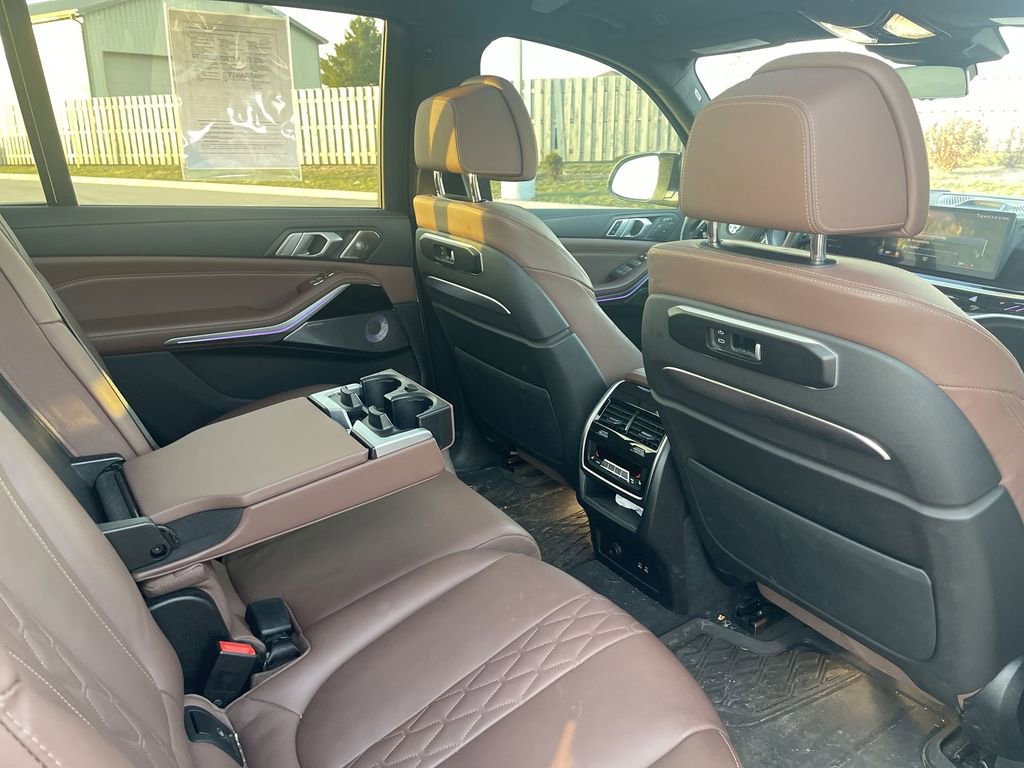 Used 2023 BMW X7 M60i image 42