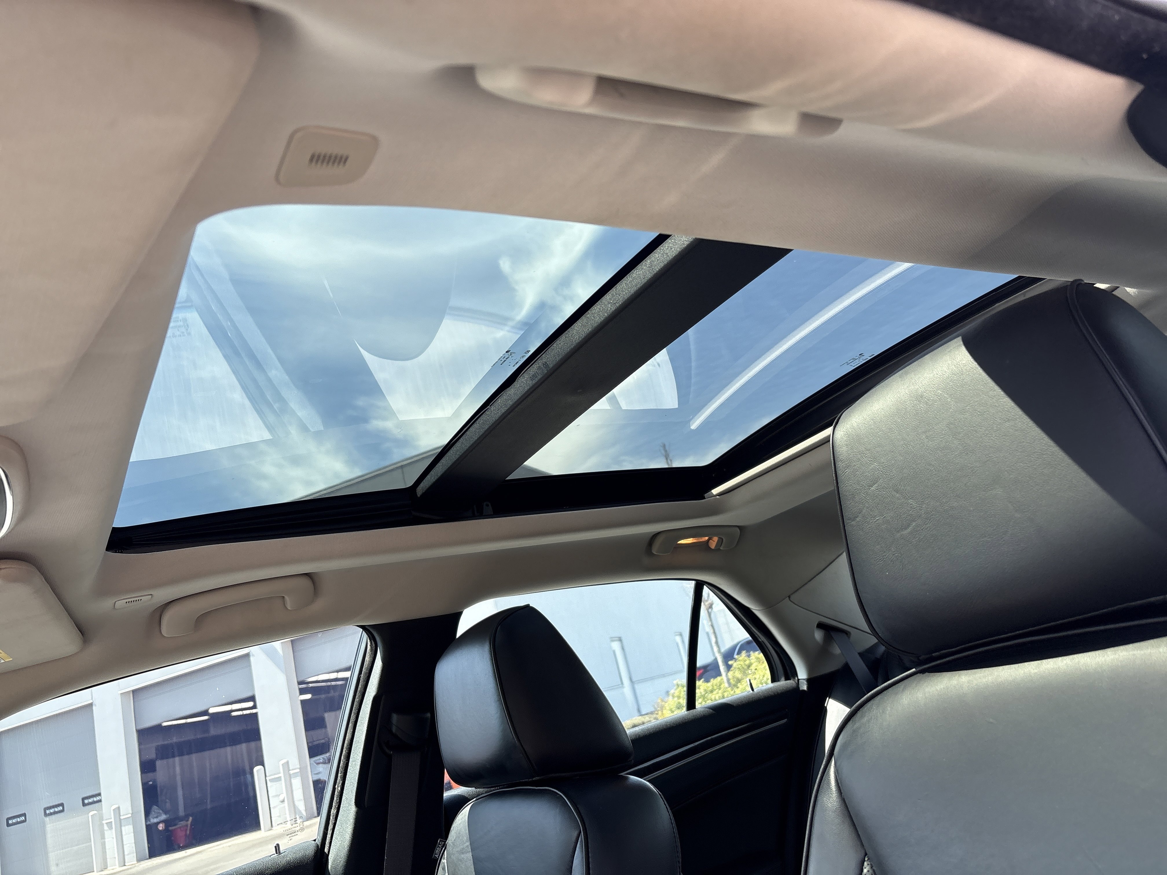 Used 2020 Chrysler 300 Limited image 18