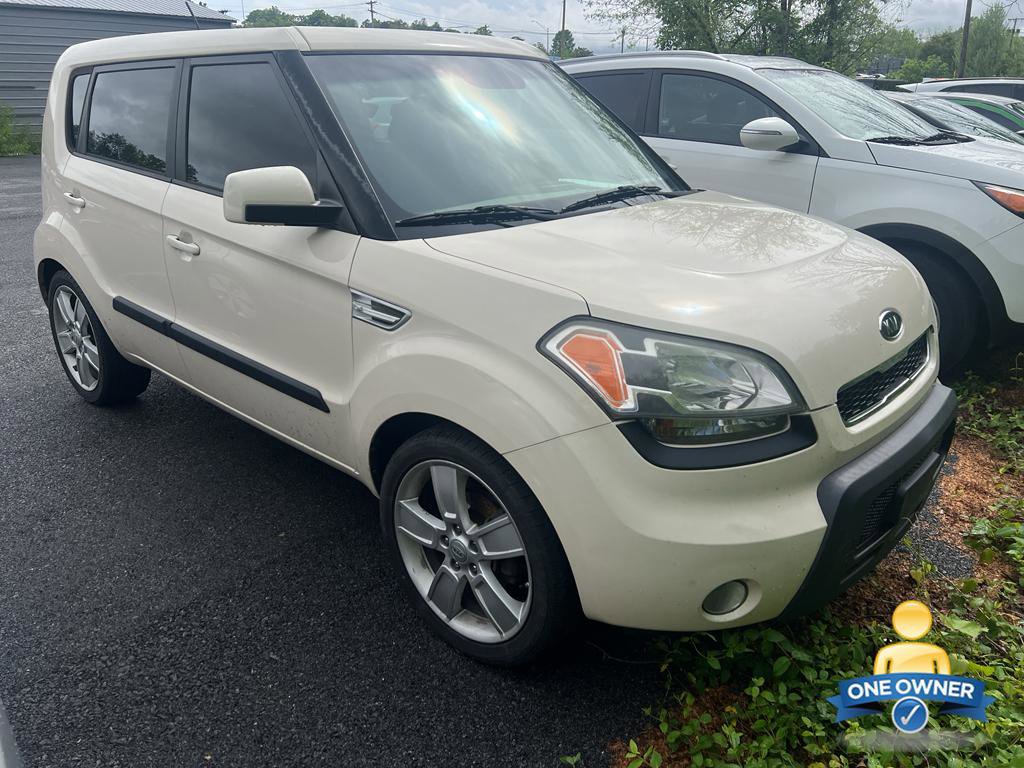 Used 2011 Kia Soul ! FWD image 2