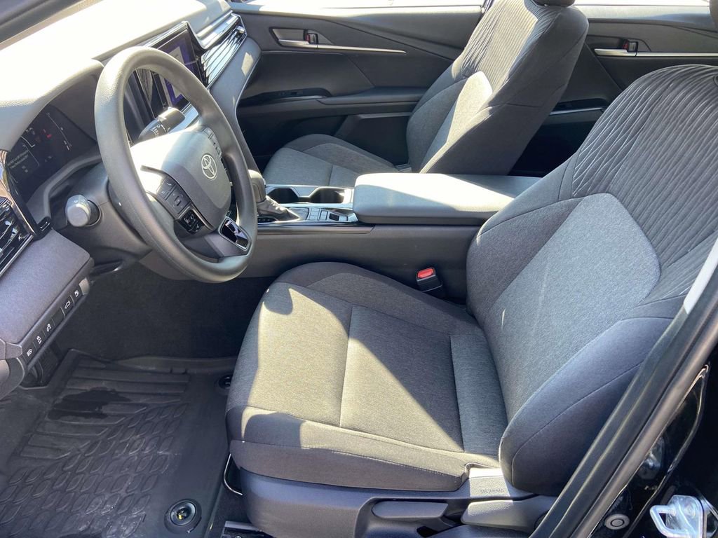 Used 2025 Toyota Camry LE image 16