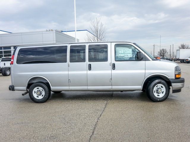 New 2025 Chevrolet Express 3500 LT w/ LT Preferred Equipment Group RWD image 2