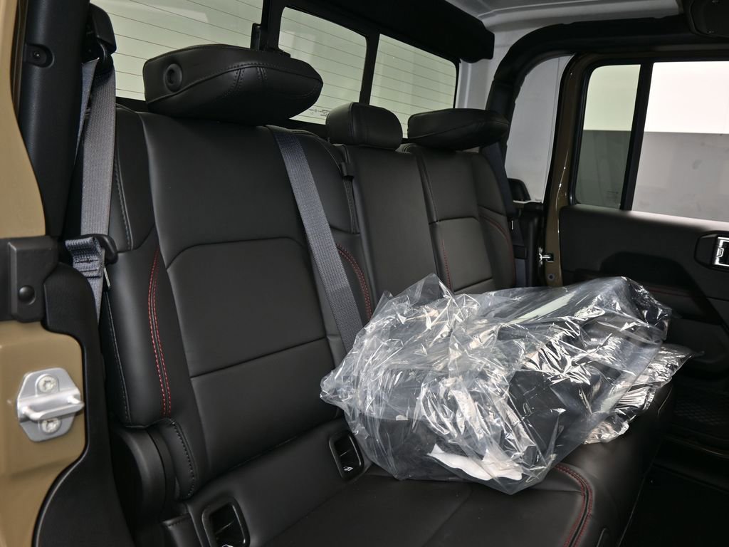 New 2026 Jeep Gladiator Rubicon w/ Steel Power Dome Hood Package AWD/4WD image 35