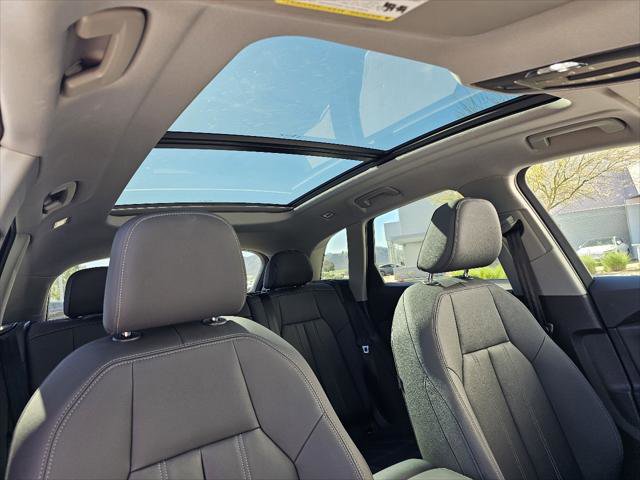 Used 2025 Audi Q5 Premium w/ Convenience Package image 3