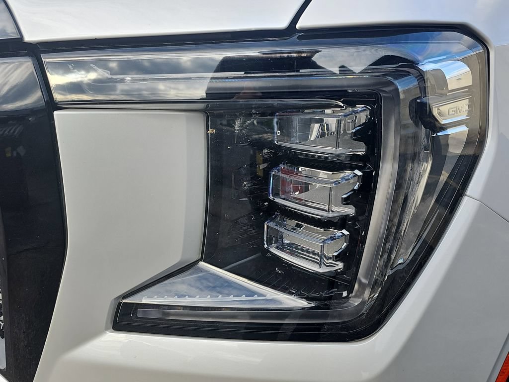 Certified 2023 GMC Yukon XL Denali Ultimate w/ LPO, Floor Liner Package AWD/4WD image 38