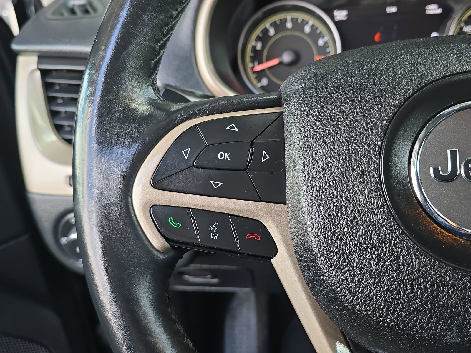 Used 2014 Jeep Cherokee Limited w/ Trailer Tow Group AWD/4WD image 19