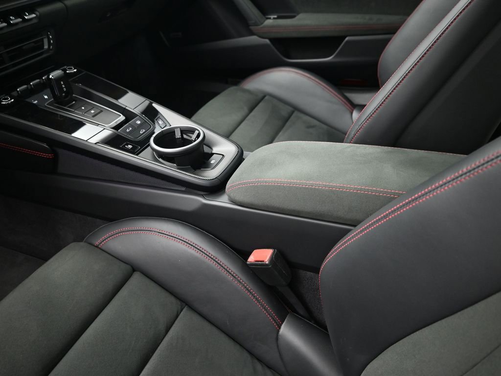 Certified 2022 Porsche 911 Carrera GTS RWD image 21