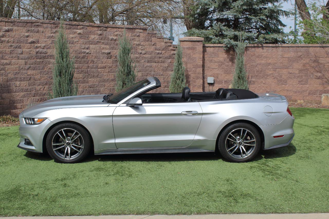 Used 2017 Ford Mustang Premium image 40