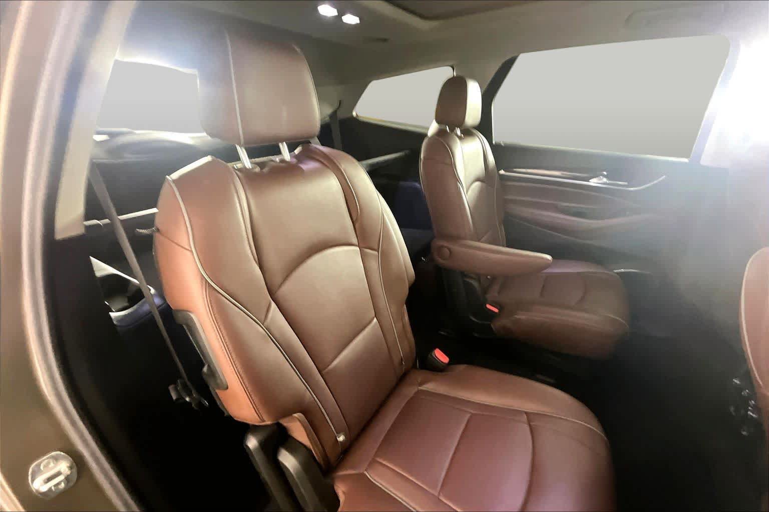 Certified 2020 Buick Enclave Avenir w/ Avenir Technology Package FWD image 19