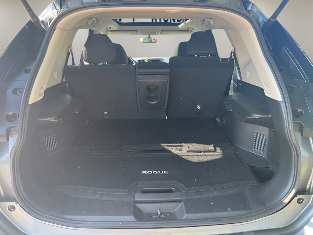 Used 2017 Nissan Rogue SV w/ Sun & Sound Touring Package AWD/4WD image 10