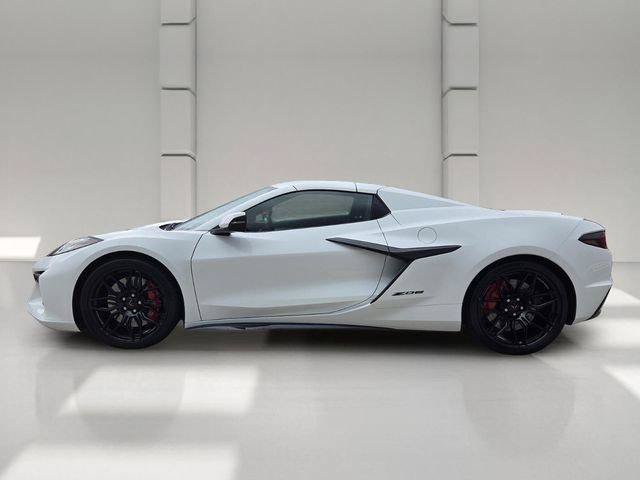 Used 2024 Chevrolet Corvette Z06 RWD image 2