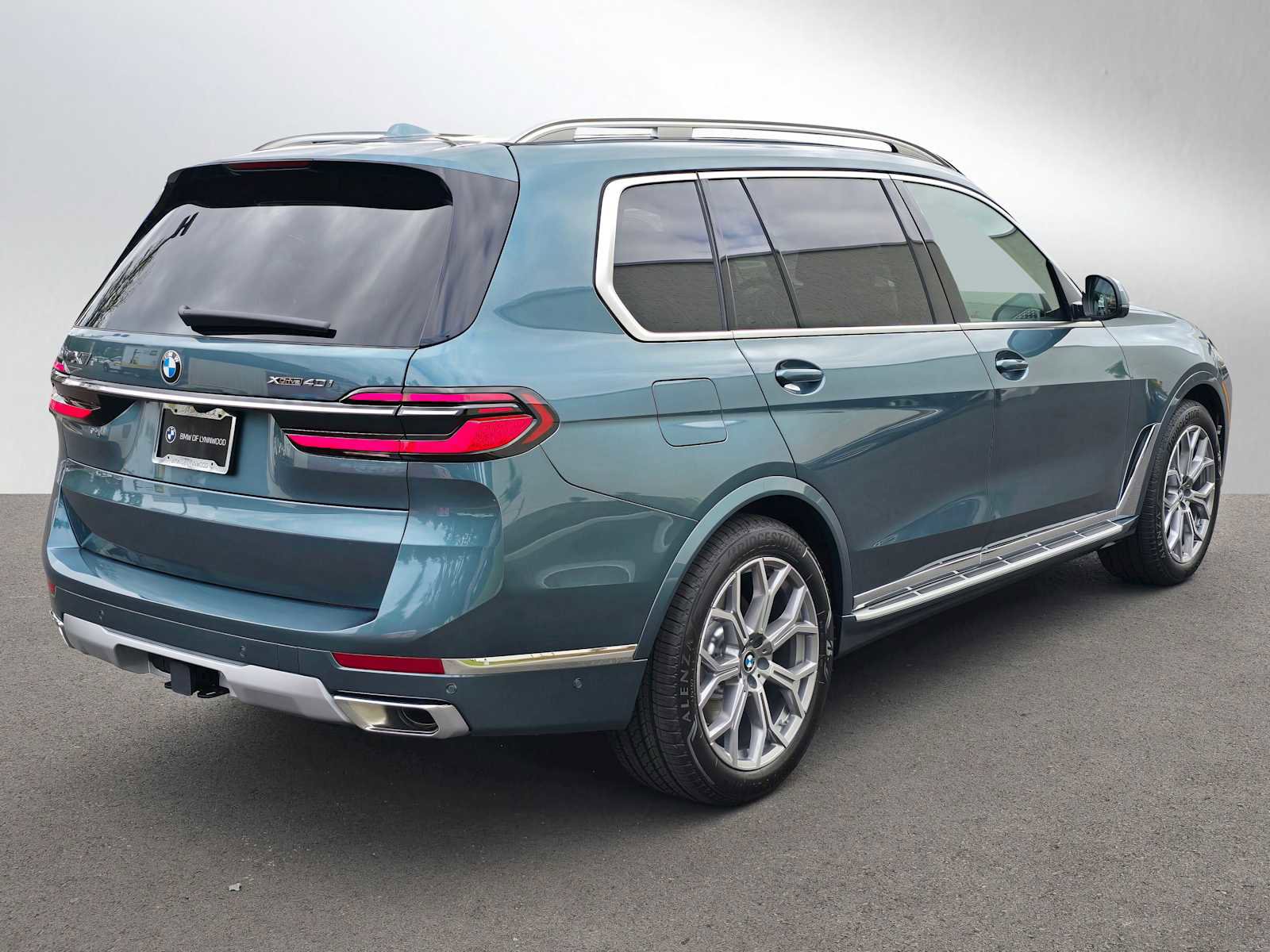 New 2026 BMW X7 xDrive40i w/ Executive Package image 3