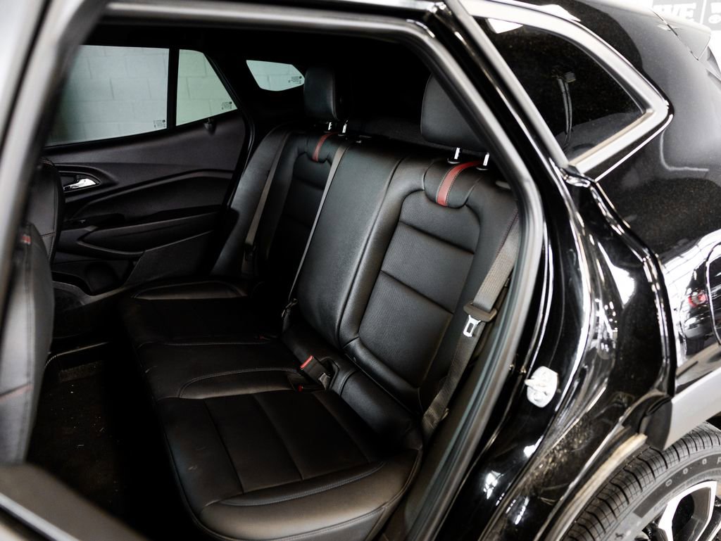 Used 2025 Chevrolet Trax RS w/ Sunroof Package image 14