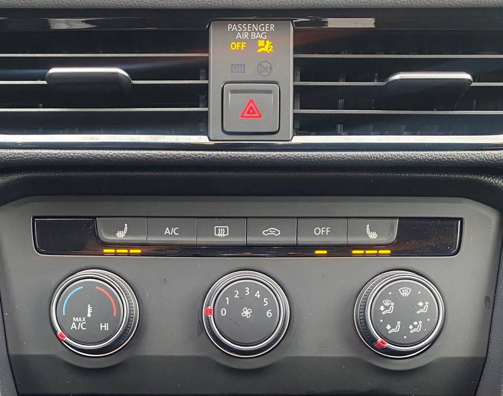 Used 2022 Volkswagen Taos SE image 18