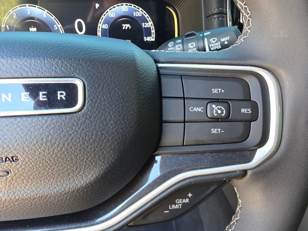 Used 2022 Jeep Wagoneer Series I AWD/4WD image 33