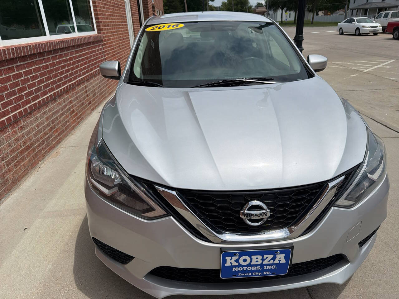 Used 2016 Nissan Sentra S FWD image 3