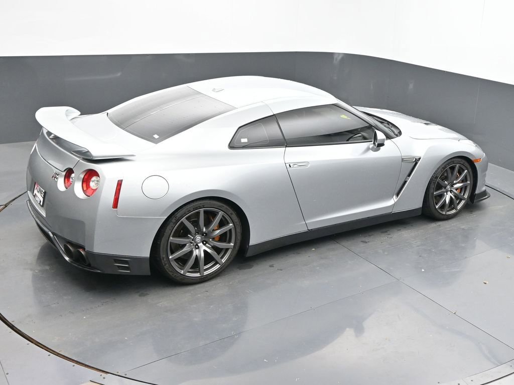 Used 2012 Nissan GT-R Premium image 42