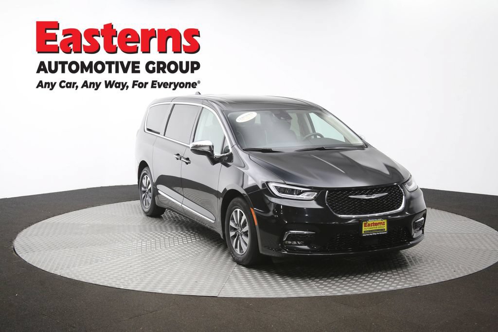 Used 2023 Chrysler Pacifica Limited FWD image 54