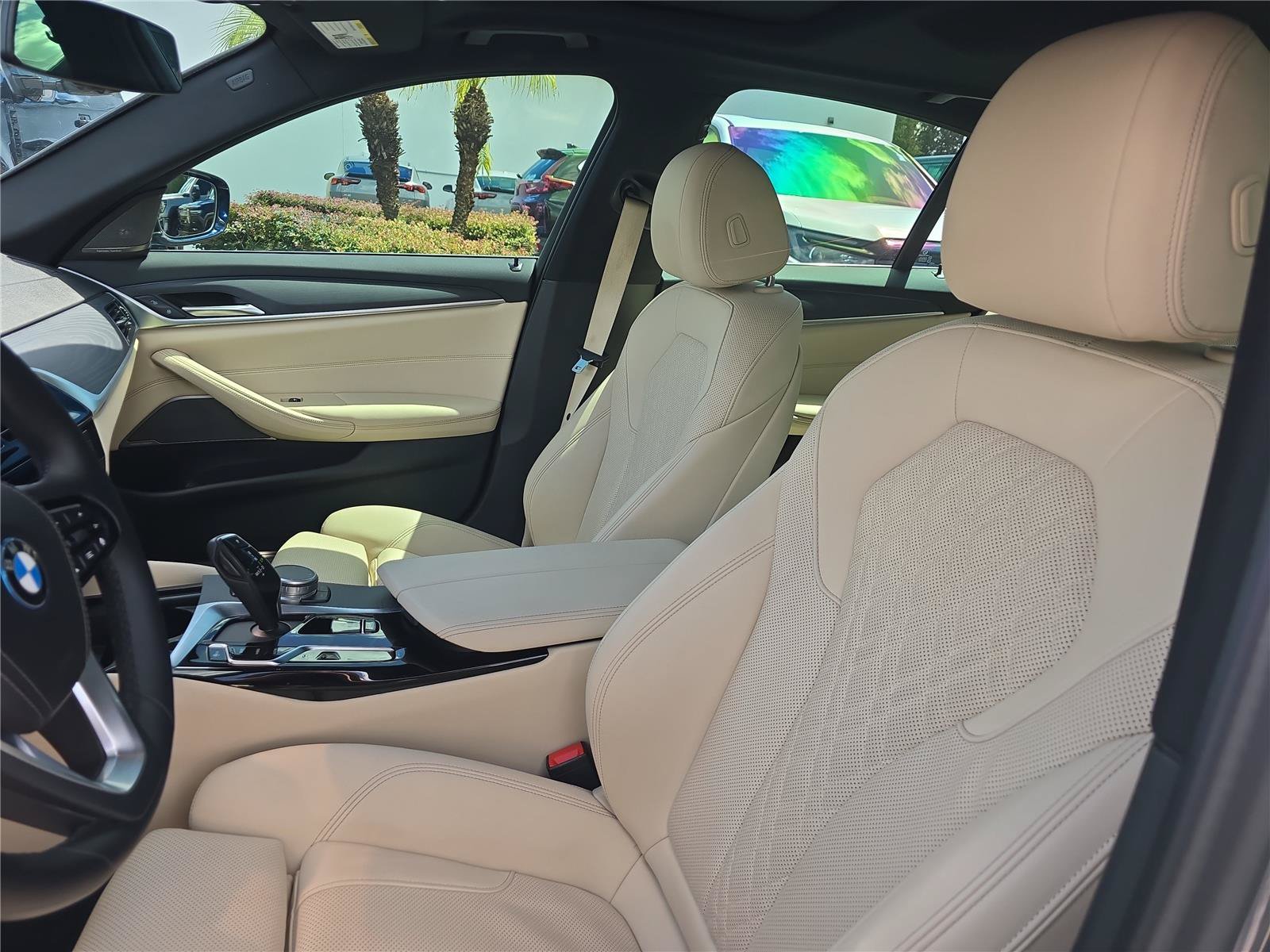 Used 2022 BMW 530e w/ Premium Package RWD image 18