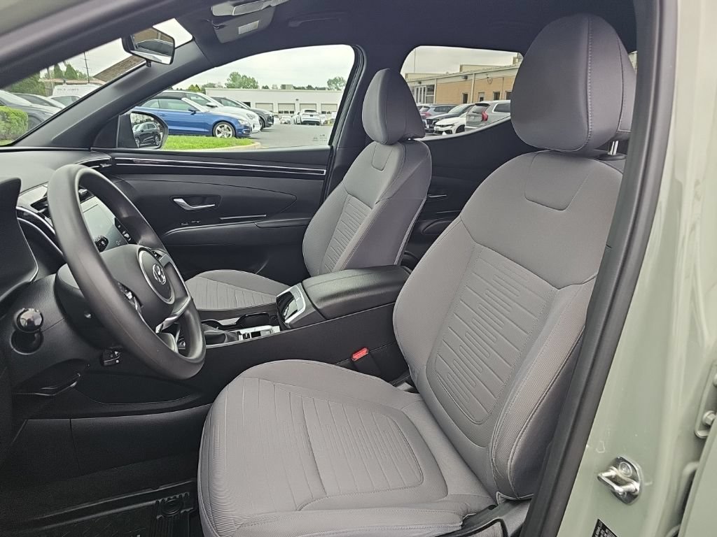 Used 2024 Hyundai Santa Cruz SE AWD/4WD image 3