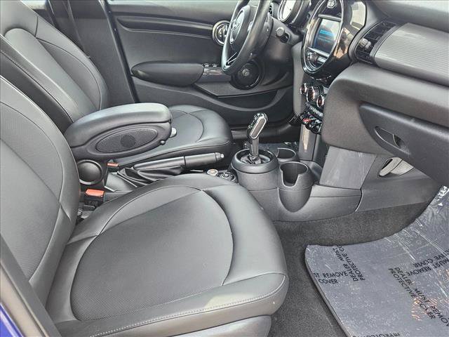 Used 2020 MINI Cooper 4-Door Hardtop w/ Storage Package FWD image 20