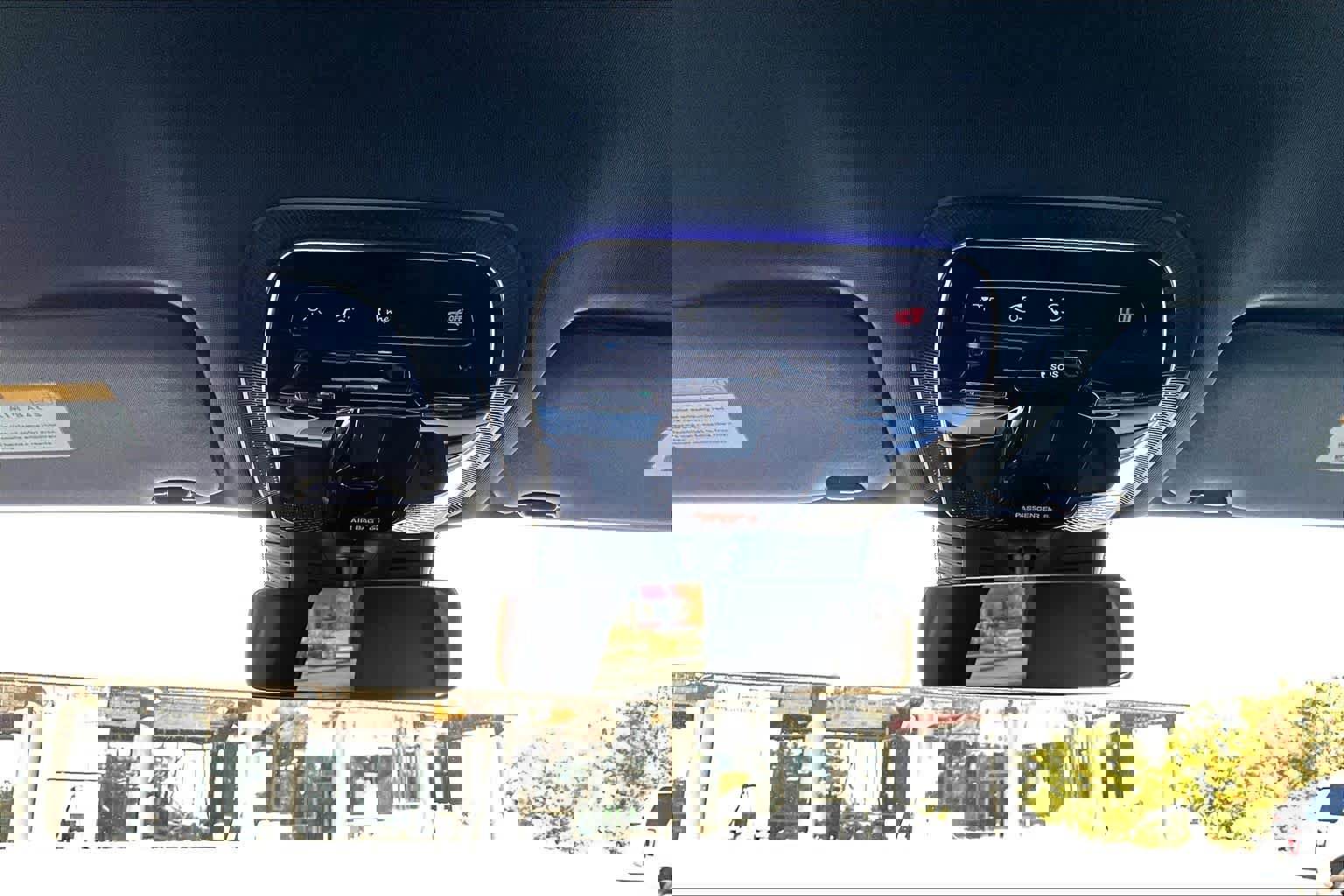 Certified 2025 Mercedes-Benz GLC 300 4MATIC image 34