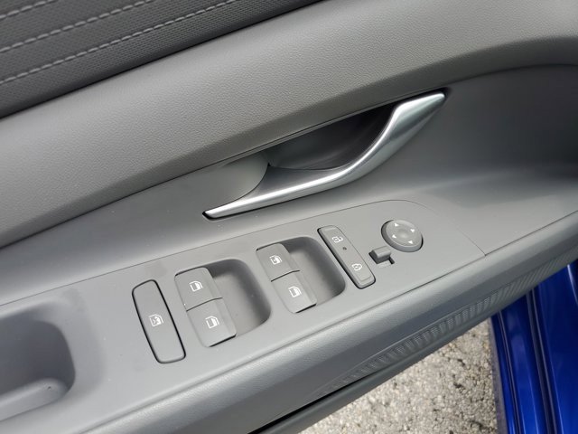 Used 2024 Hyundai Elantra SE image 21