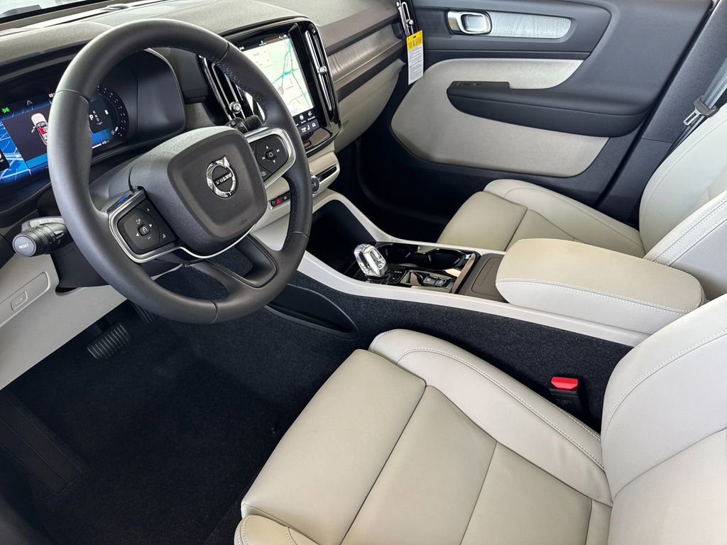 New 2026 Volvo XC40 B5 Plus w/ Protection Package Premier image 9