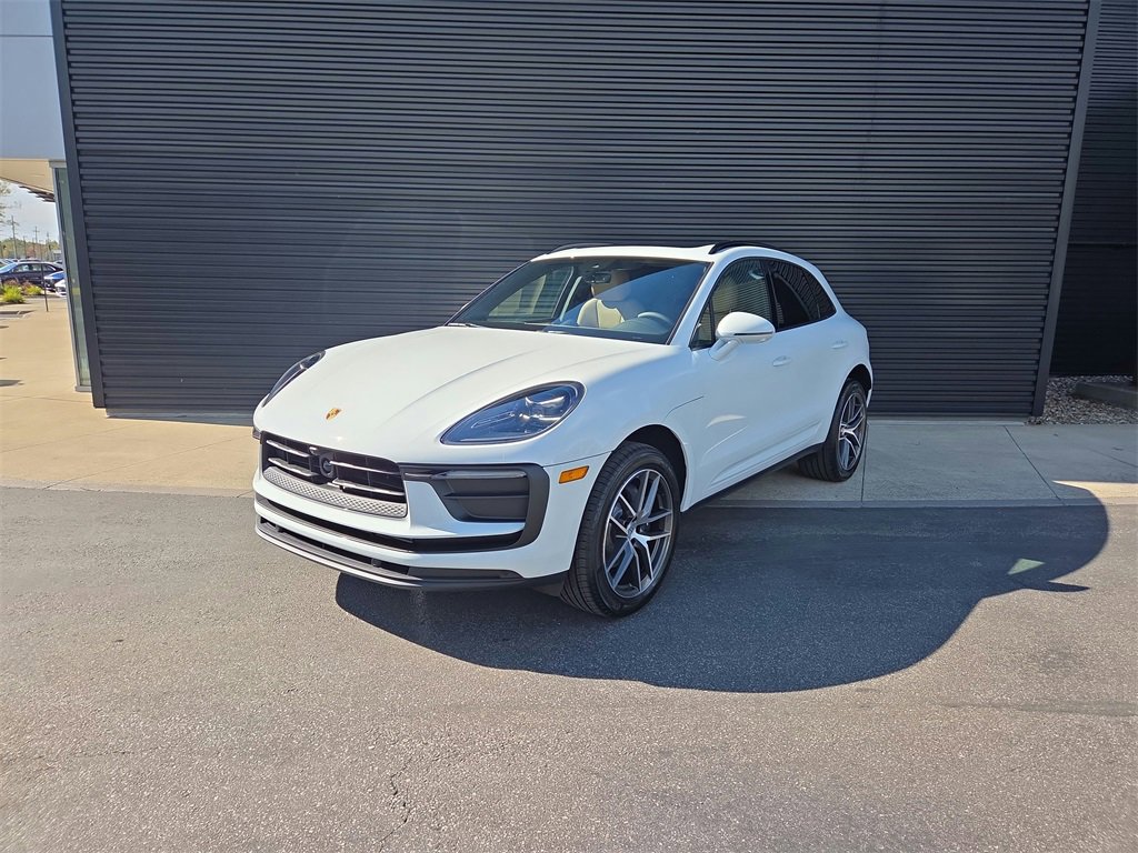 New 2026 Porsche Macan image 33