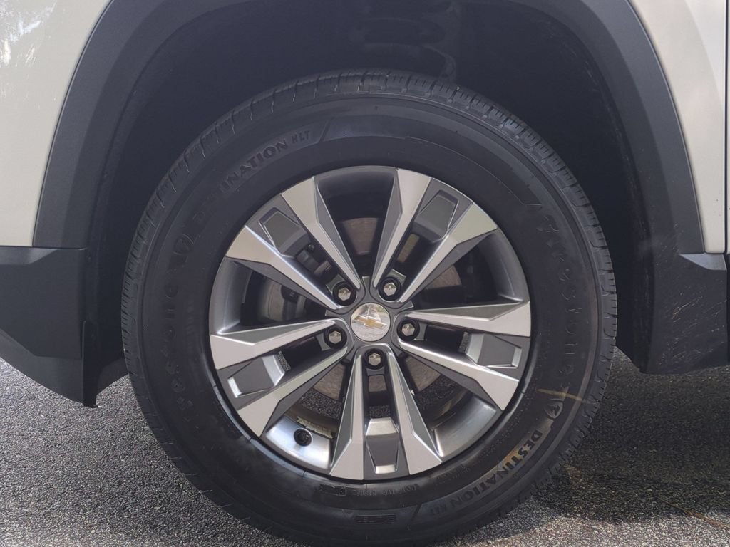 New 2026 Chevrolet Equinox LT w/ Safety and Technology Package FWD image 10
