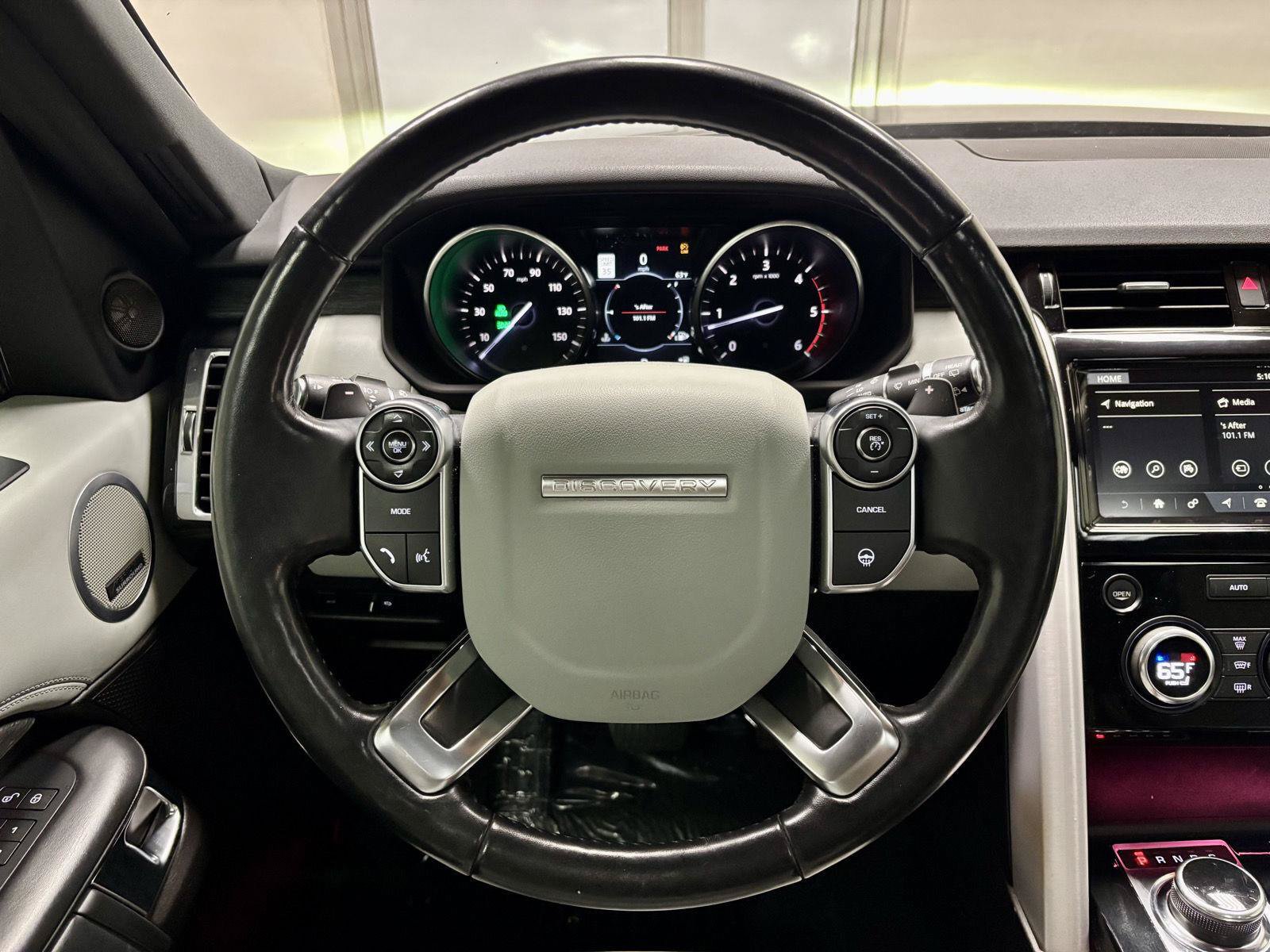 Used 2017 Land Rover Discovery HSE Luxury AWD/4WD image 30