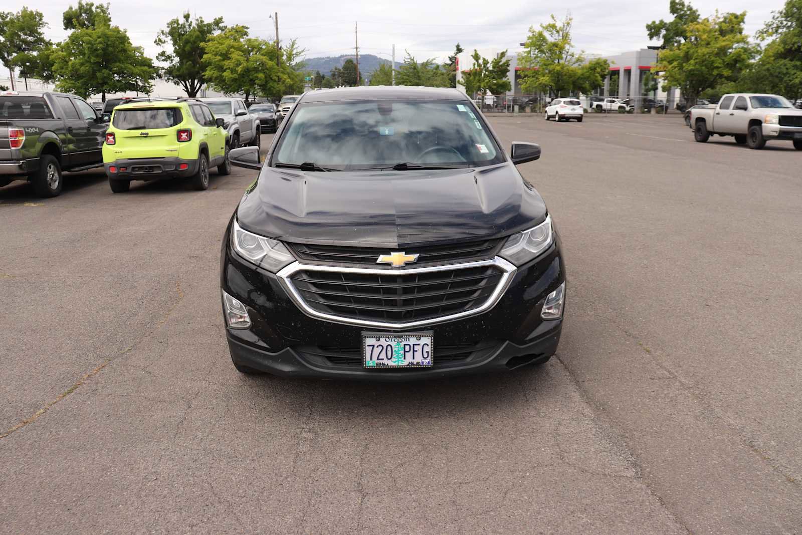 Used 2018 Chevrolet Equinox LT FWD image 2