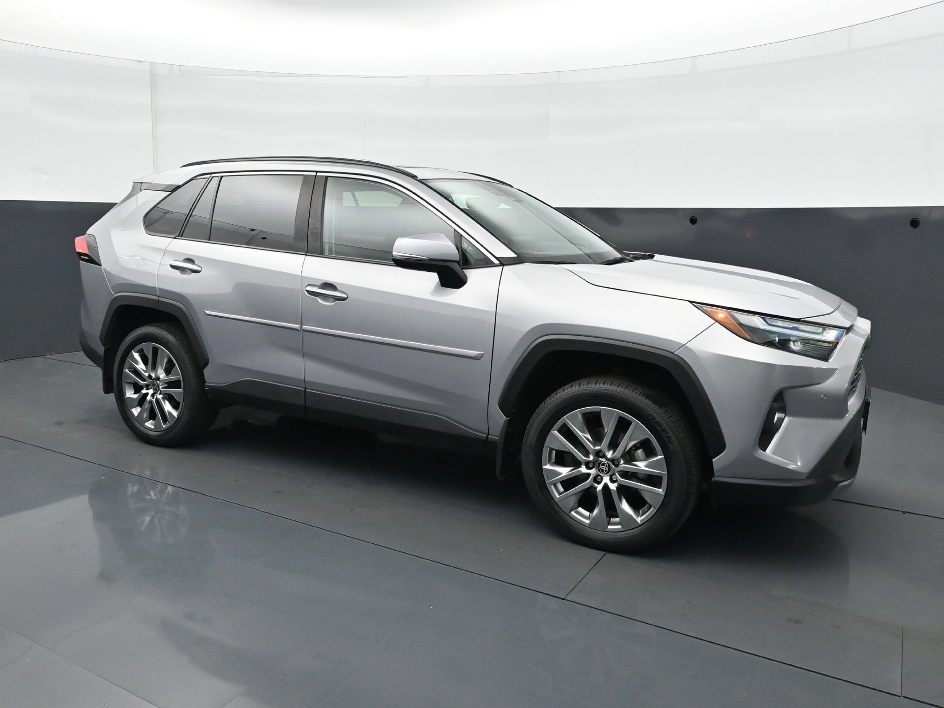 Used 2024 Toyota RAV4 Limited w/ Weather Package AWD/4WD image 8