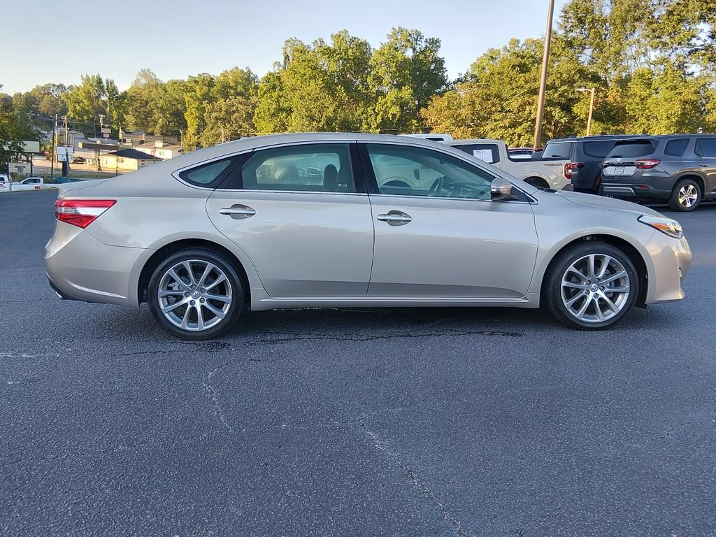 Used 2015 Toyota Avalon XLE Touring FWD image 3