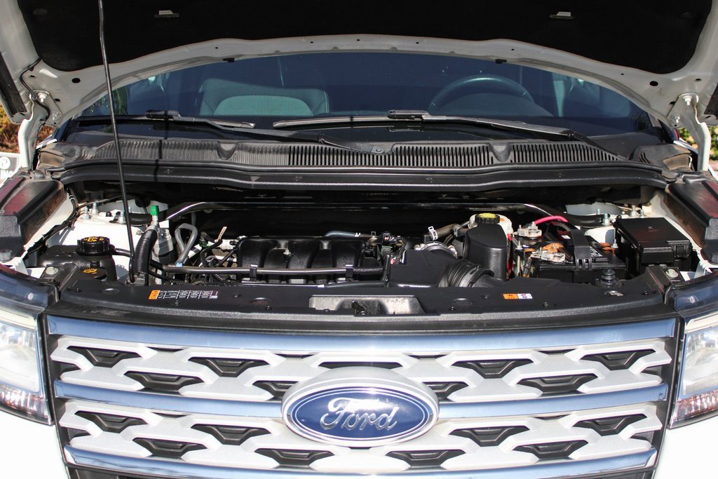 Used 2019 Ford Explorer XLT w/ Equipment Group 201A image 12