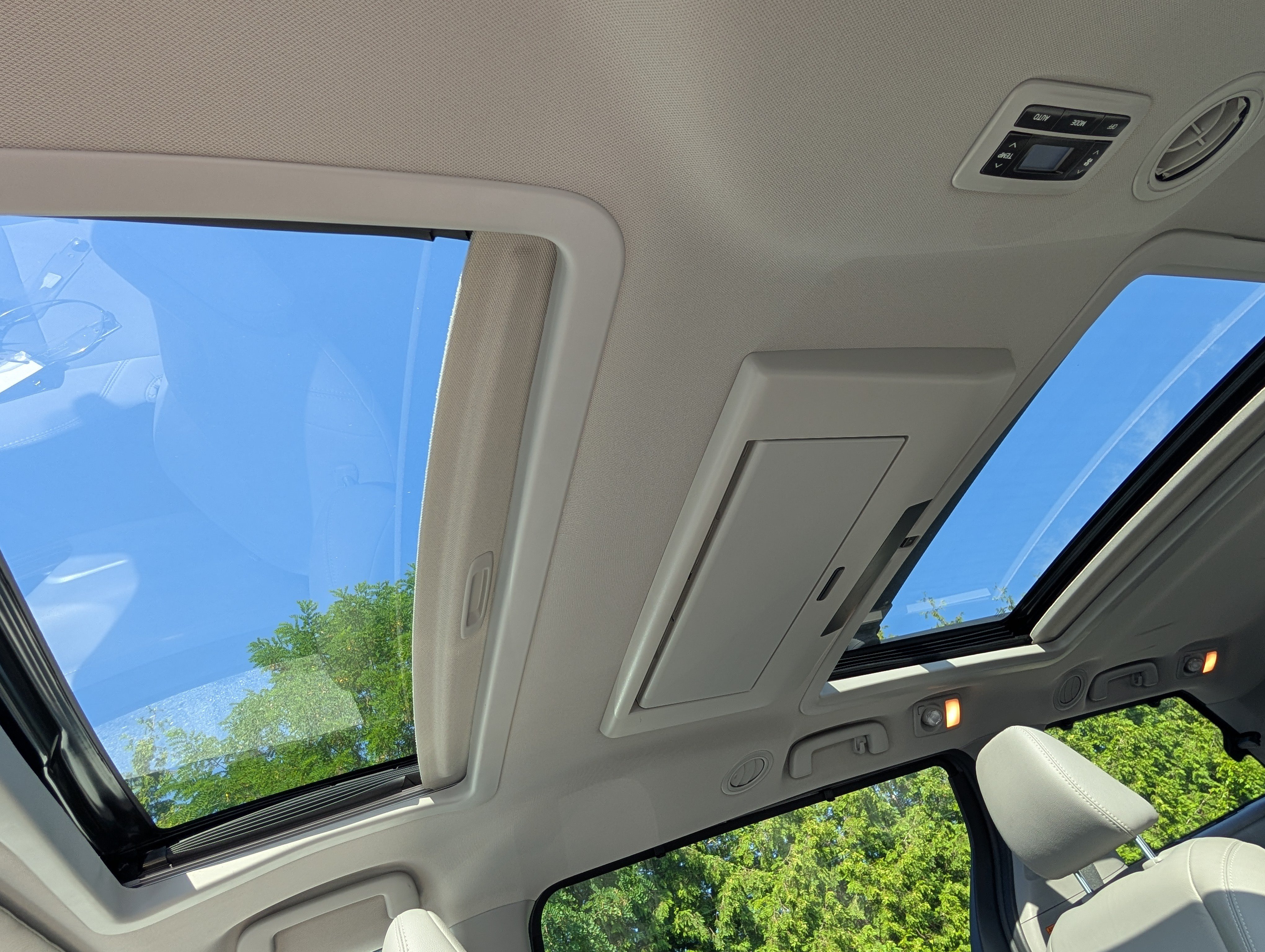 Used 2019 Toyota Sienna Limited Premium AWD/4WD image 11