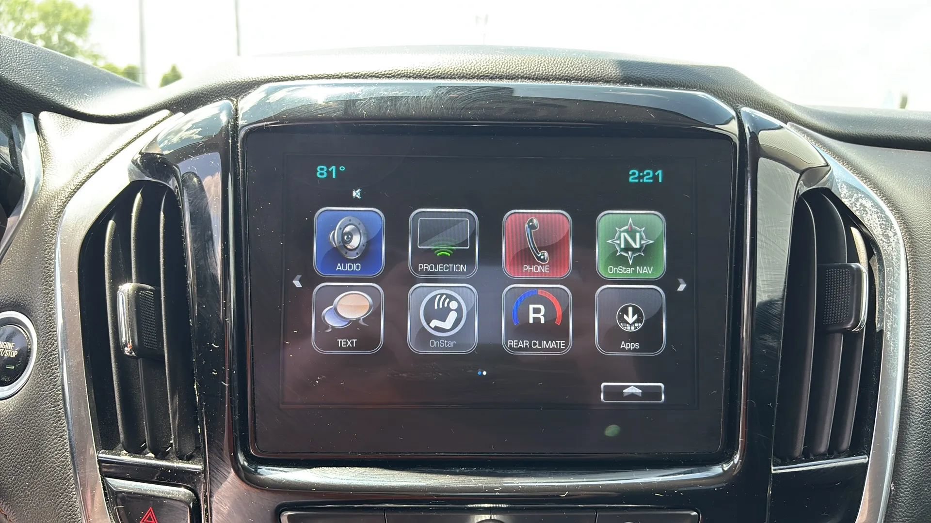 Used 2019 Chevrolet Traverse LT FWD image 25
