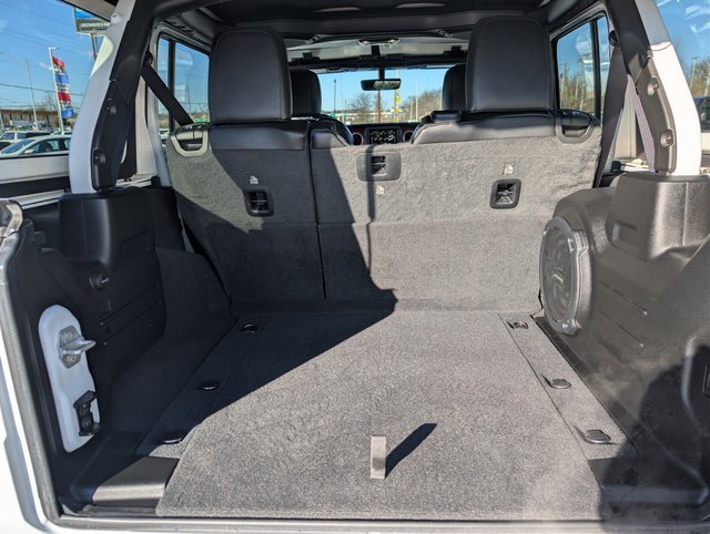 Used 2023 Jeep Wrangler Unlimited Rubicon w/ Steel Bumper Group image 19