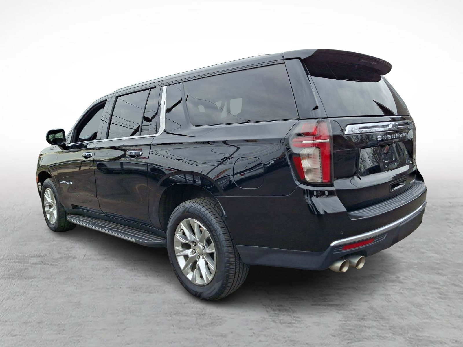 Used 2021 Chevrolet Suburban Premier image 4