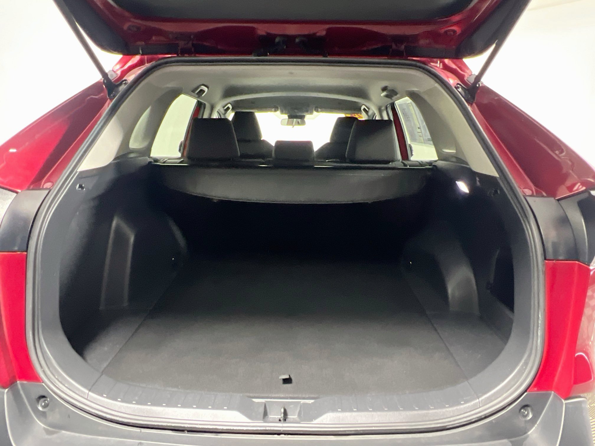 Used 2024 Toyota RAV4 XLE FWD image 33