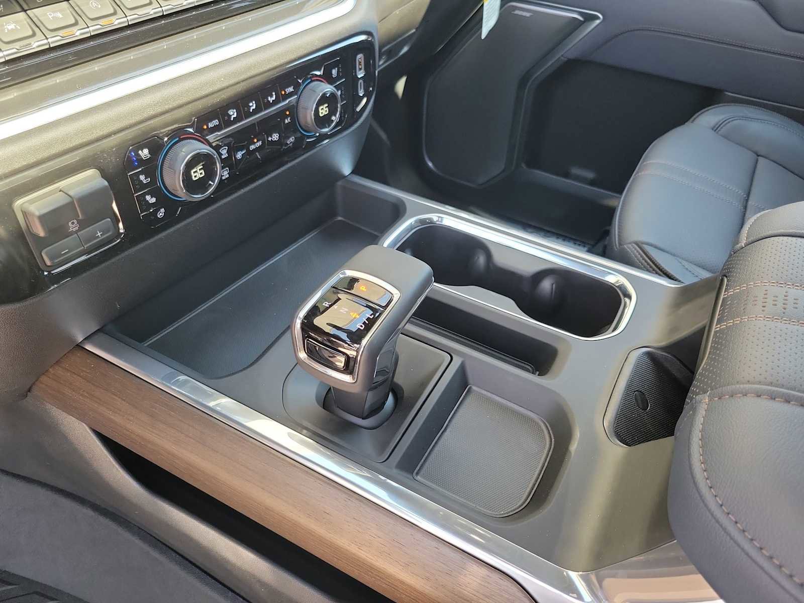 New 2026 Chevrolet Silverado 1500 High Country w/ Technology Package AWD/4WD image 21