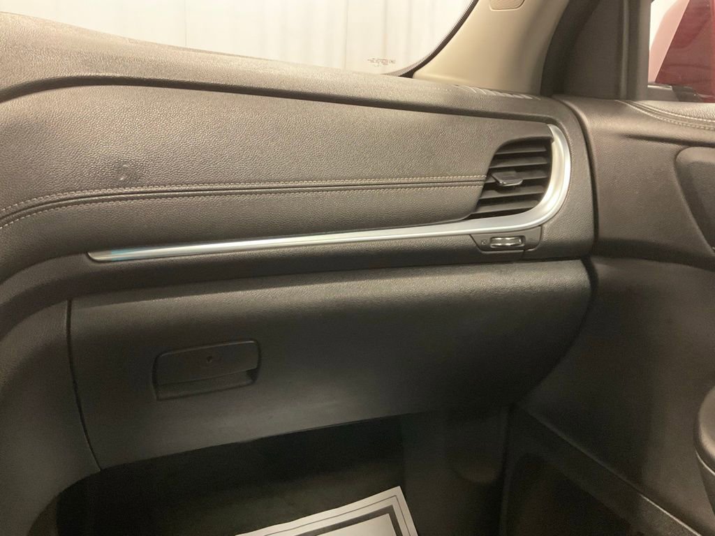Used 2015 Chevrolet Traverse LT image 29