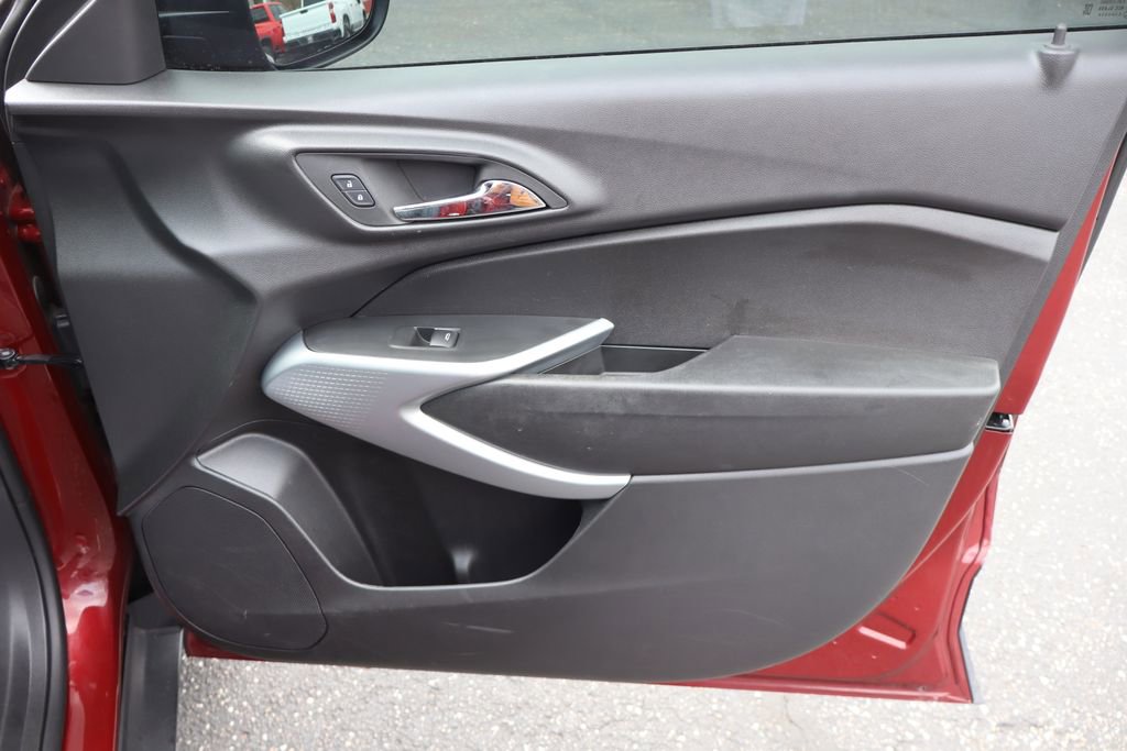 Used 2024 Chevrolet Trax RS w/ Driver Confidence Package FWD image 25