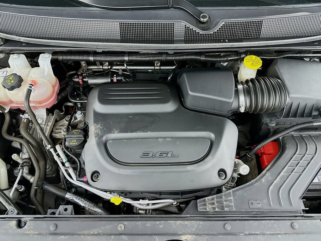 Used 2023 Chrysler Pacifica Touring-L FWD image 30