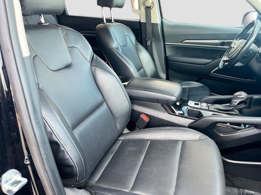 Used 2022 Kia Telluride LX image 28