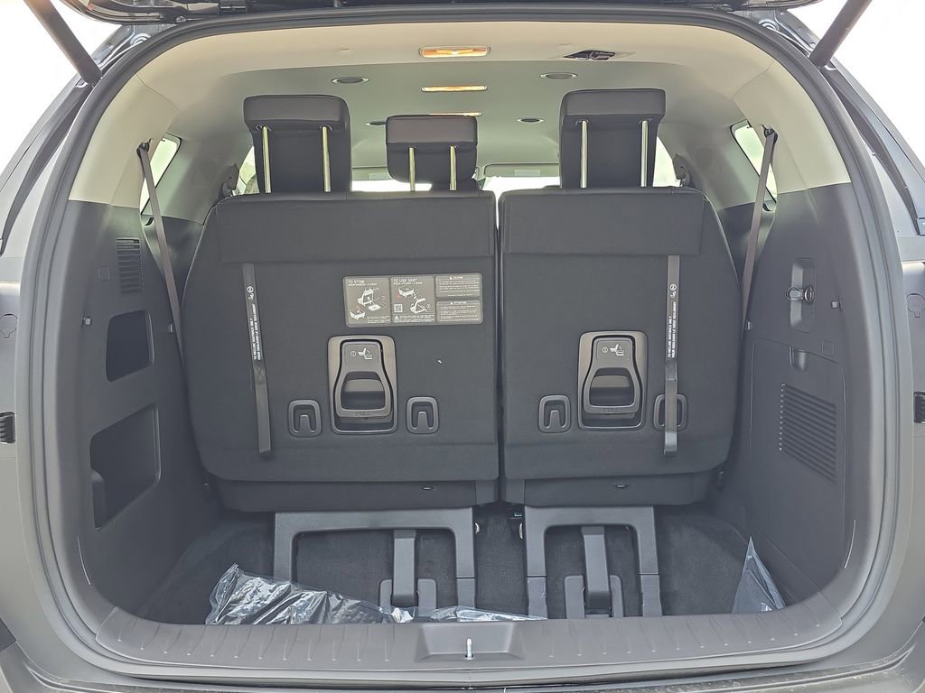 New 2026 Kia Carnival EX FWD image 10