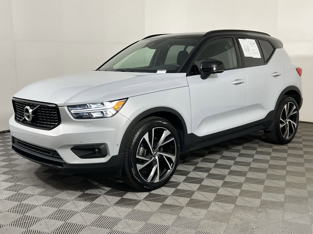 Used 2021 Volvo XC40 T5 R-Design w/ Advanced Package image 4