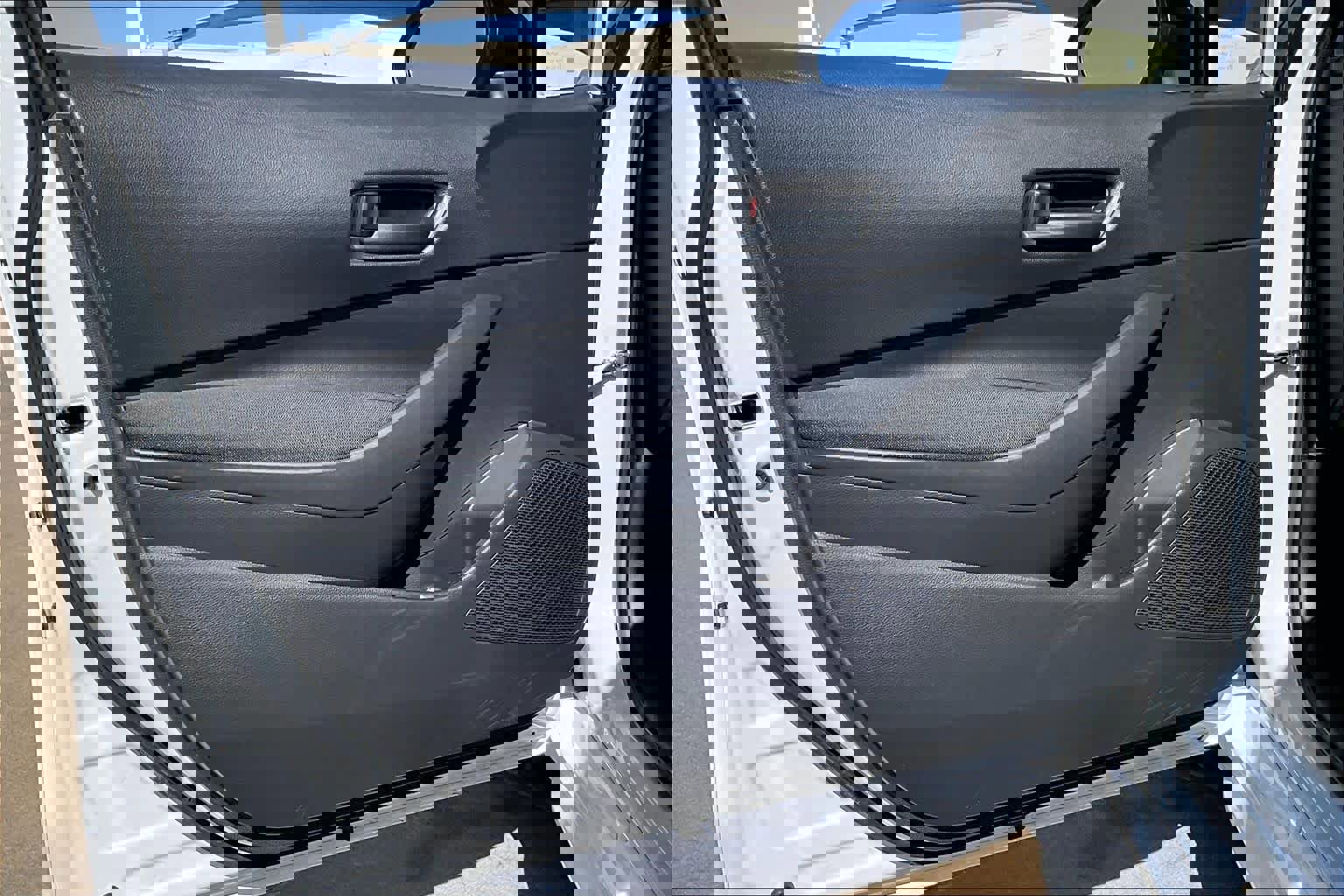 Used 2025 Toyota Corolla LE image 24