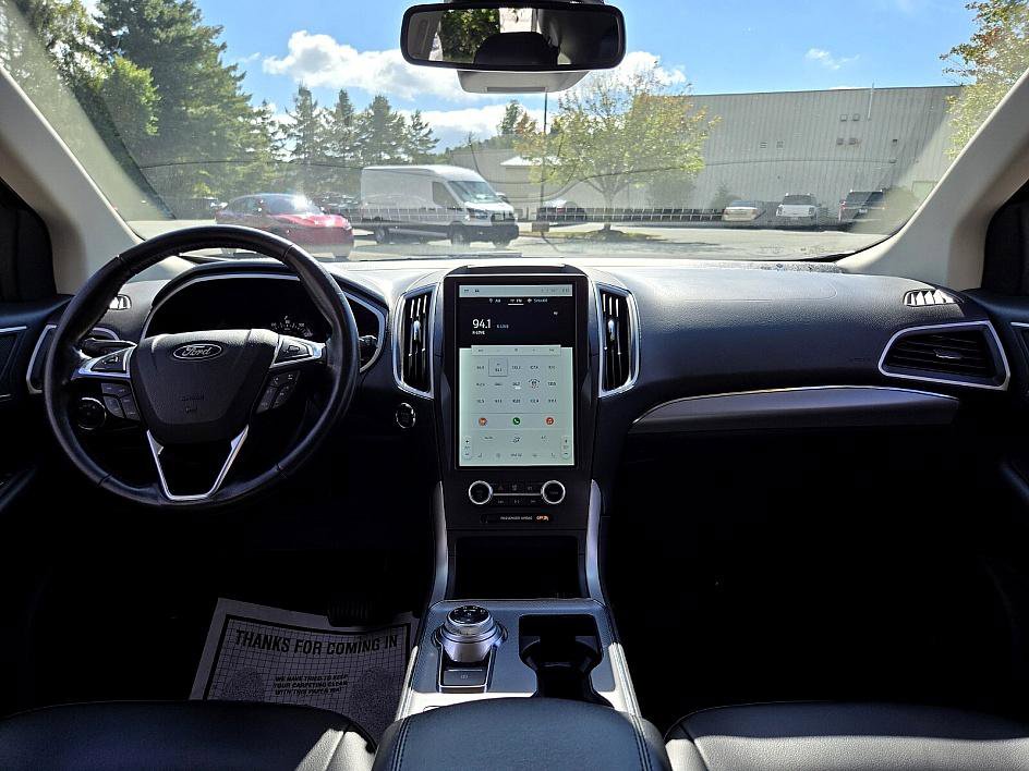 Used 2021 Ford Edge SEL image 11