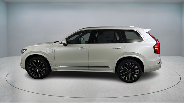 New 2026 Volvo XC90 T8 Plus w/ Protection Package Premier AWD/4WD image 4