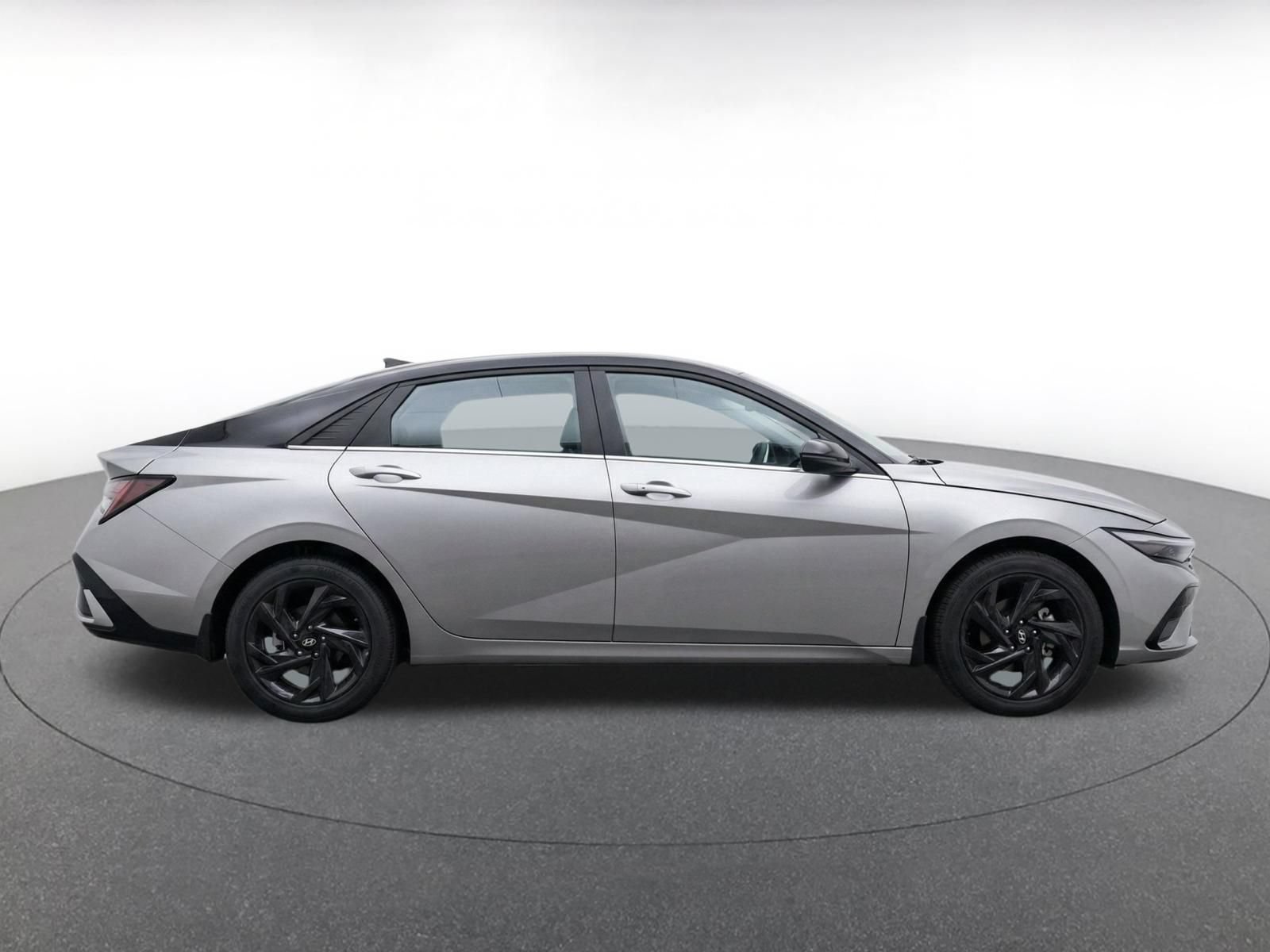 Used 2026 Hyundai Elantra Sport FWD image 10